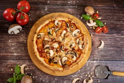 Pizza prosciutto funghi ricetta: Tradizione, gusto e abbinamenti vino
