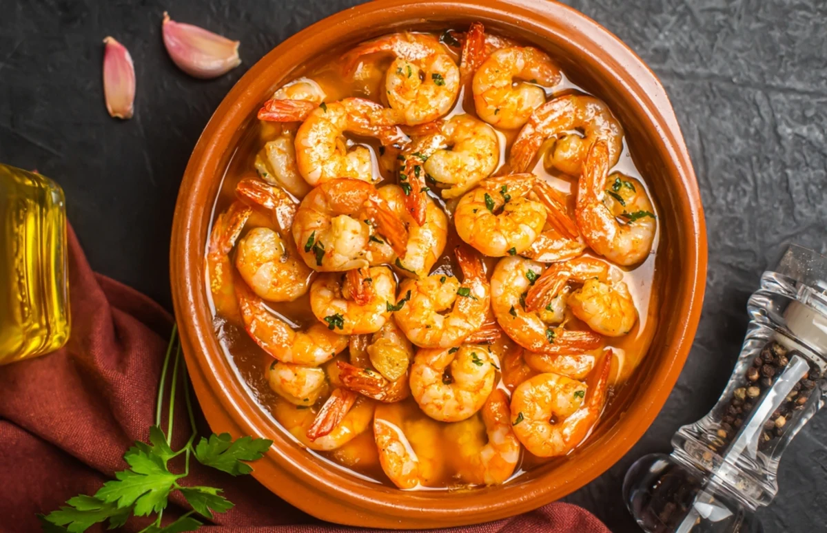Gambas al Ajillo: Spansk Lyx hemma med perfekt vinkombination