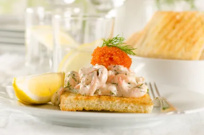 Toast Skagen: la ricetta perfetta per un abbinamento vino e cibo