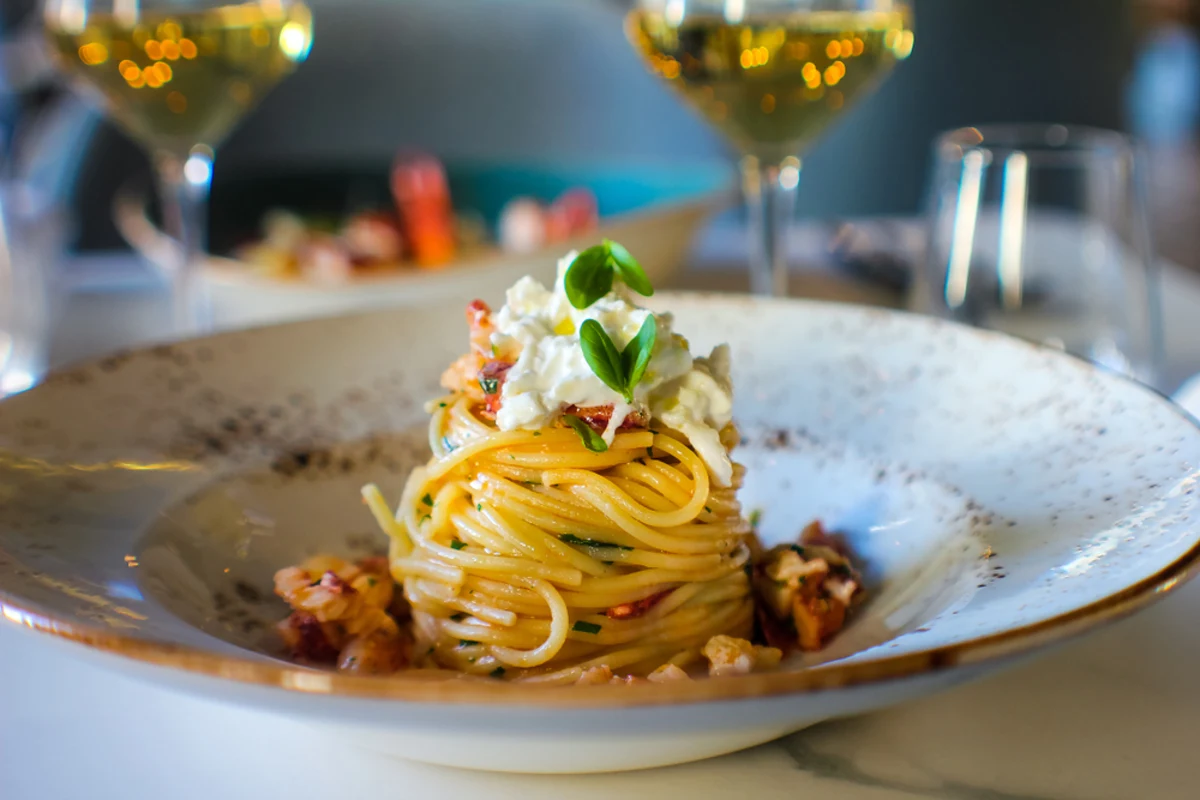 Baked Spaghetti with Lobster and Buffalo Stracciatella: Wine Pairing Guide